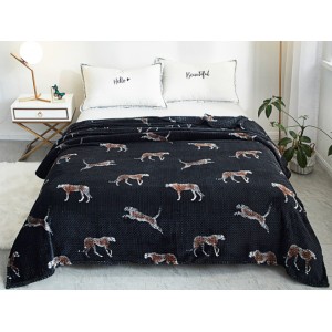 Patura pufoasa cocolino gofrata 200x230cm, 300gr/mp, Negru-Maro, Leoparzi