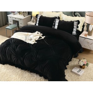 Lenjerie pat dublu, Catifea Deluxe, cu pliuri brodate, 4 piese, Jojo Home, Negru
