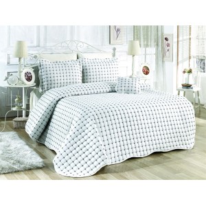 Cuvertura Brodata pat dublu cu 3 fete de perna, alb cu stelute negre cod CVS5