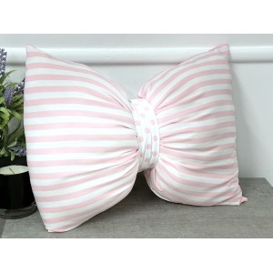 Perna funda decorativa cu dungi alb-roz si buline AFC29