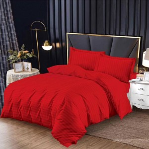 Lenjerie HoReCa, pat dublu, Damasc Finetat Deluxe cu Elastic, 4 piese, Rosu