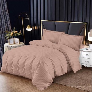 Lenjerie HoReCa, pat dublu, Damasc Finetat Deluxe cu Elastic, 4 piese, Maro