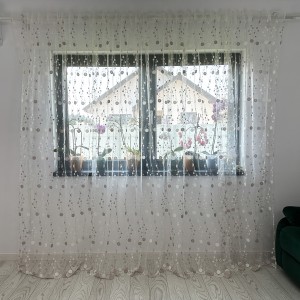 Perdea cu buline brodate - 3m latime x 2.7m inaltime, cu rejansa pentru BARA, Alb-Bej