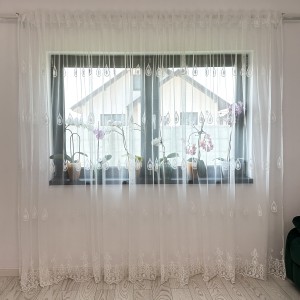 Perdea cu model elegant, brodat - 5m latime x 2.4m inaltime, cu rejansa pentru BARA, Alb