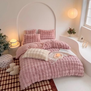 Lenjerie de Pat Dublu, ExtraPufoasa din Blăniță Artificială de Iepure, 4 piese, Roz Pudra – Confort Premium și Eleganță Absolută