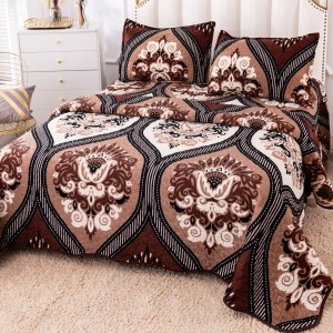 Cuvertura pat dublu, matlasata, din Catifea, 3 piese, 230x250cm, Maro, model elegant