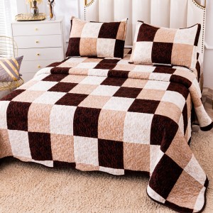 Cuvertura pat dublu, matlasata, din Catifea, 3 piese, 230x250cm, Maro-Bej, forme geometrice