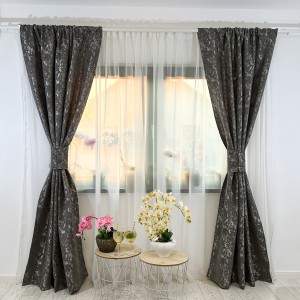 Set 2 draperii din Jacquard, 200 cm latime x 260cm inaltime , cu rejansa pentru sina , Gri deschis