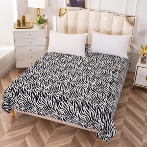 Patura pufoasa cocolino 200x230cm, 230gr, Negru, animal print