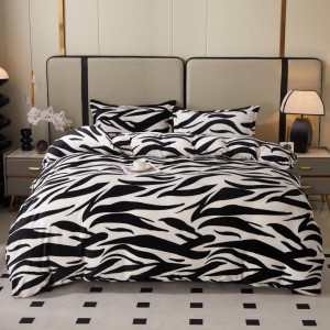 Lenjerie pat dublu, Super Pufoasa COCOLINO, 4 piese, Alb-Negru, zebra