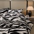 Lenjerie pat dublu, Super Pufoasa COCOLINO, 4 piese, Alb-Negru, zebra [8]