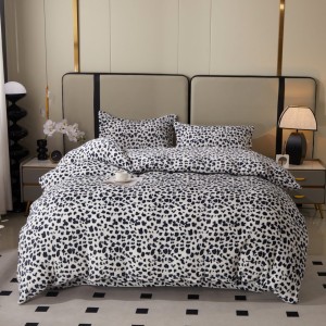 Lenjerie pat dublu, Super Pufoasa COCOLINO, 4 piese, Alb-Negru, animal print