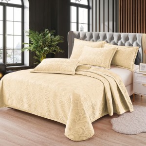 Cuvertura pat dublu, 3 piese, Catifea Matlasata 230x250cm + 2 fete de perne 50x70cm, Ivoire