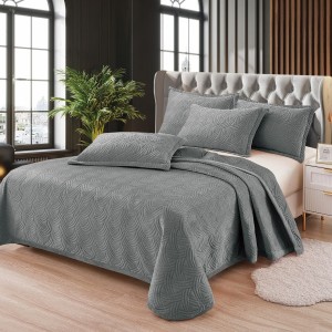 Cuvertura pat dublu, 3 piese, Catifea Matlasata 230x250cm + 2 fete de perne 50x70cm, gri