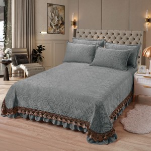 Cuvertura pat dublu, 3 piese, Catifea Matlasata cu broderie, 220x240cm + 2 fete de perne 50x70cm, gri