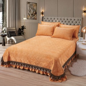 Cuvertura pat dublu, 3 piese, Catifea Matlasata cu broderie, 220x240cm + 2 fete de perne 50x70cm, camel