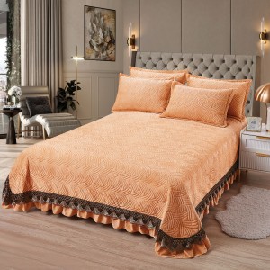 Cuvertura pat dublu, 3 piese, Catifea Matlasata cu broderie, 220x240cm + 2 fete de perne 50x70cm, piersica