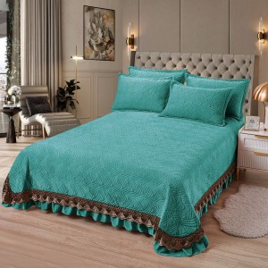 Cuvertura pat dublu, 3 piese, Catifea Matlasata cu broderie, 220x240cm + 2 fete de perne 50x70cm, turquoise