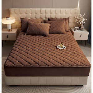 Husã matlasatã tip topper din catifea, 160x200cm + 2 fete de perna 50x70cm, maro