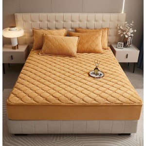 Husã matlasatã tip topper din catifea, 160x200cm + 2 fete de perna 50x70cm, camel