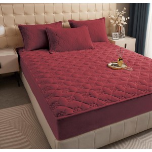 Husã matlasatã tip topper din catifea, 180x200cm + 2 fete de perna 50x70cm, grena