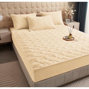 Husã matlasatã tip topper din catifea, 180x200cm + 2 fete de perna 50x70cm, crem