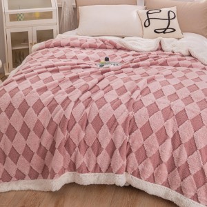 Patura CoCoLiNo cu Blanita de Iepure si Catifea Teddy, 200x230cm, cu blanita pe spate, Jojo Home, Roz