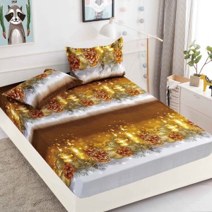 Cearsaf cu elastic, Bumbac FINET, 160/180x200cm, 2 fete de perne 50x70cm, Jojo Home, Craciun, Auriu, lumanari si conuri