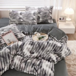 Lenjerie pat dublu, ExtraPufoasa, din Blanita artificiala de Iepure Gofrata, 4 piese, Alb-Gri, degrade