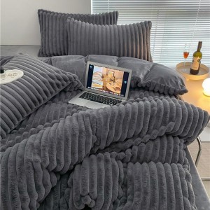 Lenjerie pat dublu, ExtraPufoasa, din Blanita artificiala de Iepure Gofrata, 4 piese, Gri inchis