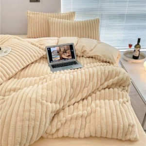 Lenjerie pat dublu, ExtraPufoasa, din Blanita artificiala de Iepure Gofrata, 4 piese, Crem