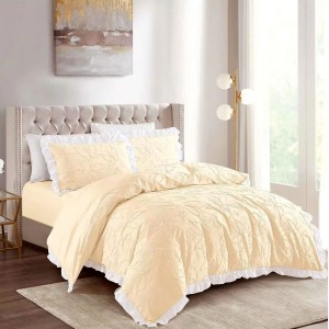 Lenjerie pat dublu,  FINET, cu Broderie si Volanase, 4 piese, cu Elastic, galben deschis