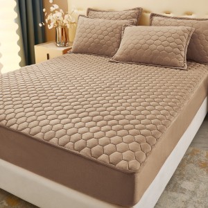 Husã matlasatã tip topper din catifea, 160x200cm + 2 fete de perna 50x70cm, cappuccino