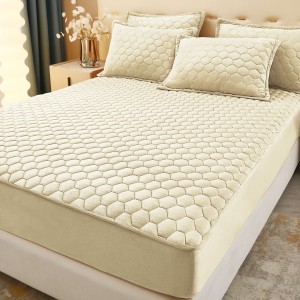 Husã matlasatã tip topper din catifea, 160x200cm + 2 fete de perna 50x70cm, crem