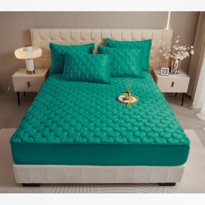 Husã matlasatã tip topper din catifea, 140x200cm + 2 fete de perna 50x70cm, verde