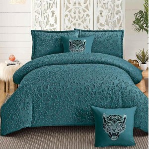 Lenjerie pat dublu, Finet Satinat Deluxe cu Smocuri Brodate, IDENTICA CU POZA, cu elastic, 4 anotimpuri, 6 piese, animal print, verde