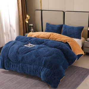 Pilota Groasă Cocolino Gofrat 3D cu Fluturi în Relief și Dos din Blăniță Sherpa, Umplutură Vatelină Siliconică, 200x230 cm + 2 Fețe de Pernă 50x70 cm - Căldură și Rafinament pentru Un Somn Odihnitor, Bleumarin deschis