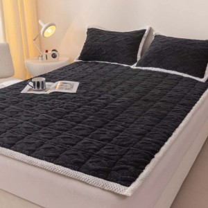 Topper Cocolino Matlasat 180x200cm cu Elastic pe colturi și Două Fețe de Pernă 50x70cm, model Tricotat in Relief, cu bordura contrastanta, Negru