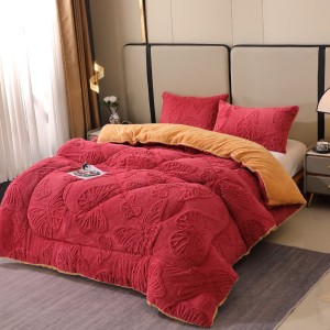 Pilota Groasă Cocolino Gofrat 3D cu Fluturi în Relief și Dos din Blăniță Sherpa, Umplutură Vatelină Siliconică, 200x230 cm + 2 Fețe de Pernă 50x70 cm - Căldură și Rafinament pentru Un Somn Odihnitor, Purpuriu