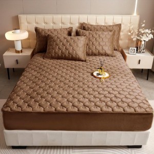 Husã matlasatã tip topper din catifea, 140x200cm + 2 fete de perna 50x70cm, maro deschis