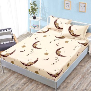 Cearsaf cu elastic, FINET, 160x200cm, 2 fete de perne 50x70cm, Crem, Maro, Luna si Stele – confort și eleganță pentru patul tău