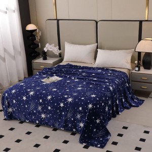 Patura pufoasa cocolino 200x230cm, 240g/mp, Bleumarin, Alb, ploaie de stele