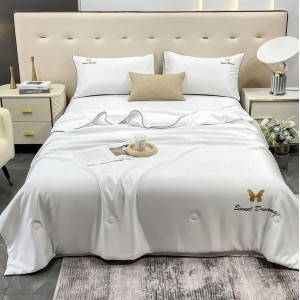 Set luxury cu PILOTA de VARA, din MATASE SATINATA, 4 piese, Alb Set luxury cu PILOTA de VARA, din MATASE SATINATA, 4 piese, Alb