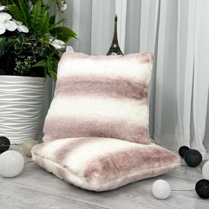 Perna decorativa, din blanita, Luxury Furr, Roz cu Alb