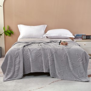 Patura CoCoLiNo, model grofat cu model in relief, 200x230cm, gri deschis, fluturi