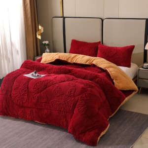 Pilota Groasă Cocolino Gofrat 3D cu Fluturi în Relief și Dos din Blăniță Sherpa, Umplutură Vatelină Siliconică, 200x230 cm + 2 Fețe de Pernă 50x70 cm - Căldură și Rafinament pentru Un Somn Odihnitor, Rosu