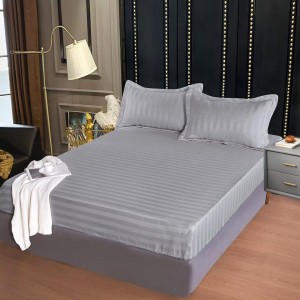 Cearsaf cu elastic, DAMASC FINETAT, 180x200cm, 2 fete de perne 55x80cm, Gri deschis