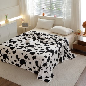 Pătură Super Soft Cocolino, 200x230 cm – Răsfăț absolut în zilele reci, Alb, Negru, pete