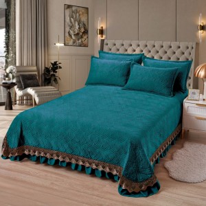 Cuvertura pat dublu, 3 piese, Catifea Matlasata cu broderie, 220x240cm + 2 fete de perne 50x70cm, albastru