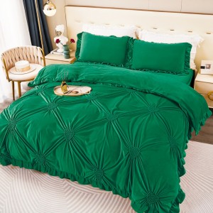 Lenjerie de Pat Dublu Luxury din Catifea Cocolino cu Pliuri Brodate și Volănașe, Pucioasa, 4 Piese, Bleu, Premium – Eleganță și Confort Desăvârșit pentru Dormitorul Tău, verde